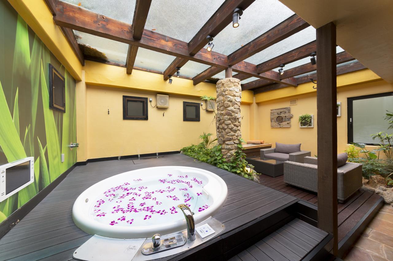 Hotel Lotus Nara (Adults Only) מראה חיצוני תמונה